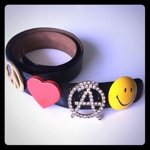 Vintage Moschino peace ✌️ & happy face belt.